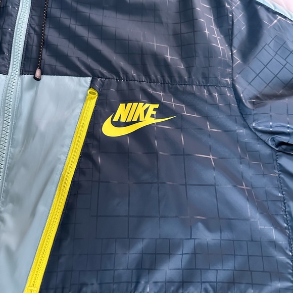 Nike Windbreaker Track Jacket - Picture 5 of 12